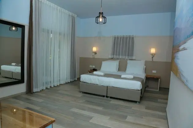 Deluxe Room Garden access