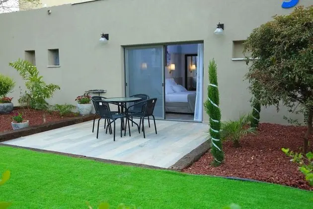 Deluxe Room Garden access