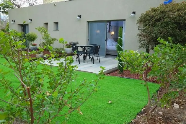 Deluxe Room Garden access