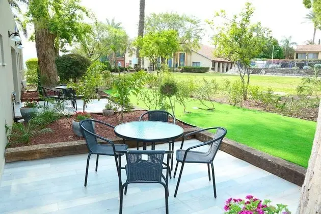 Deluxe Room Garden access