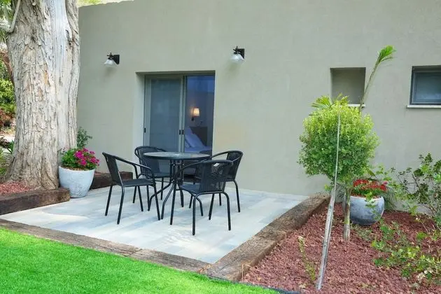 Deluxe Room Garden access