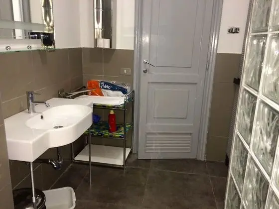 Economy Dört Kişilik Oda, Ortak Banyo