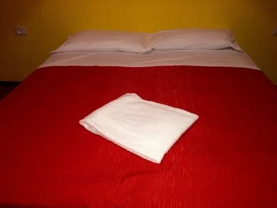 Economy Üç Kişilik Oda, Ortak Banyo