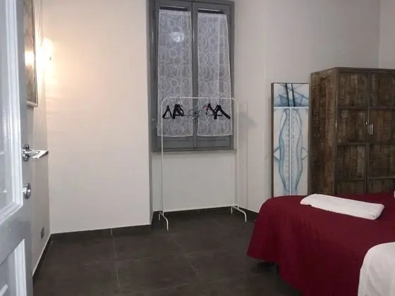 Economy Üç Kişilik Oda, Ortak Banyo