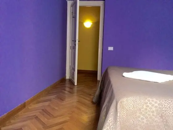 Economy Üç Kişilik Oda, Ortak Banyo