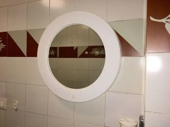 Economy Üç Kişilik Oda, Ortak Banyo