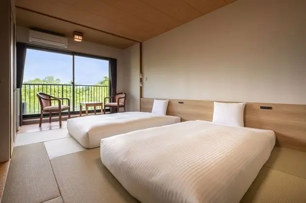 Dört Kişilik Oda, Sigara İçilmez (Japanese Style Room with Low Beds)