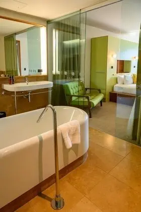 Premium Tek Büyük Yataklı Oda, 1 En Büyük (King) Boy Yatak, Balkon, Şehir Manzaralı