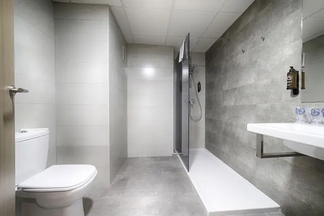 Tek Büyük Yataklı Oda (1 ADULT + 2 CHILDREN)
