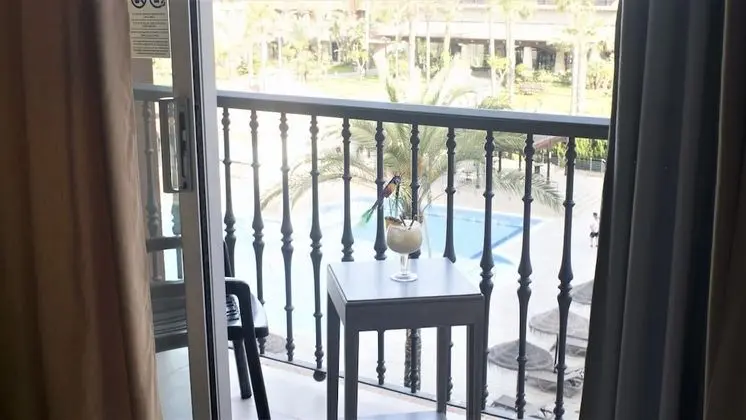 Büyük Yataklı Tek Kişilik Oda