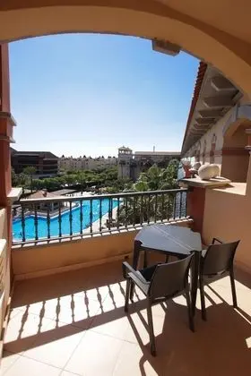 Büyük Yataklı Tek Kişilik Oda