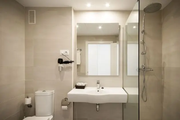 Tek Büyük Yataklı Oda (2 Adults)