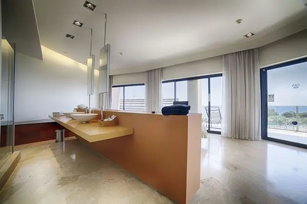 Junior Süit (2 Adults + 2 Children)