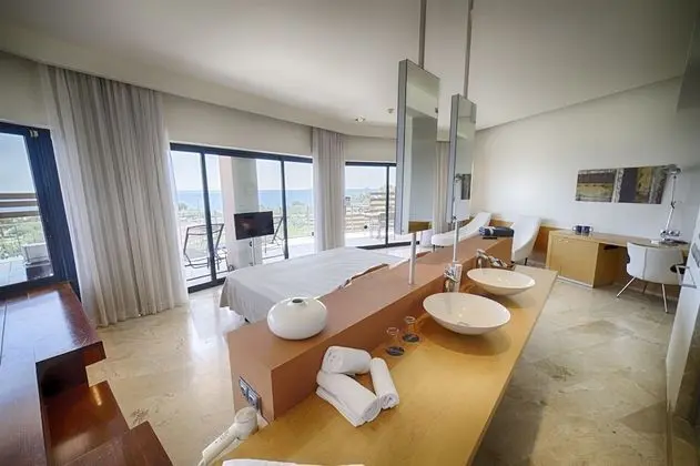 Junior Süit (2 Adults + 2 Children)