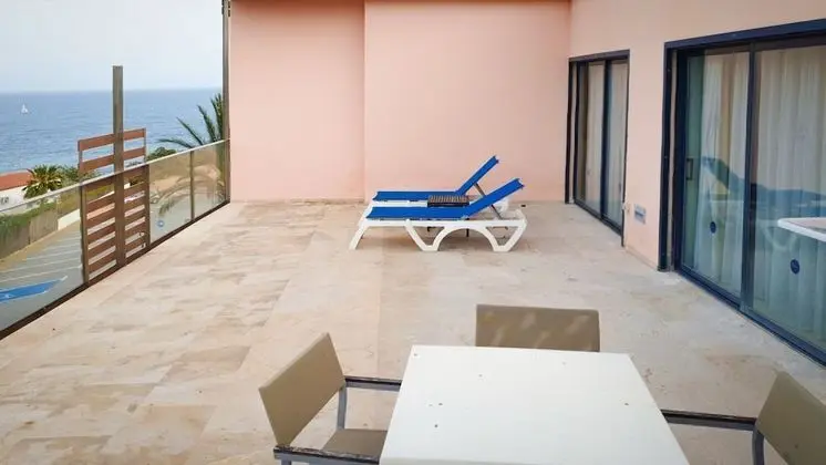 Junior Süit (2 Adults + 2 Children)