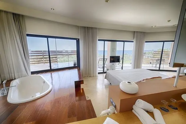 Junior Süit (2 Adults + 2 Children)