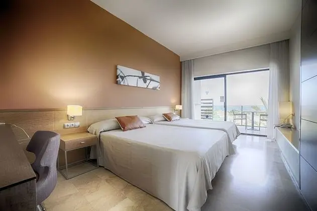 Tek Büyük Yataklı Oda, Deniz Manzaralı (1 Adult + 1 Child)