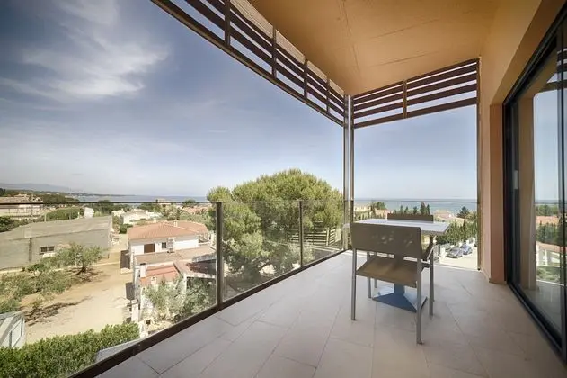 Tek Büyük Yataklı Oda, Deniz Manzaralı (1 Adult + 1 Child)