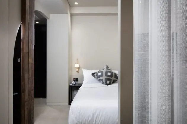 Standard Tek Büyük Yataklı Oda