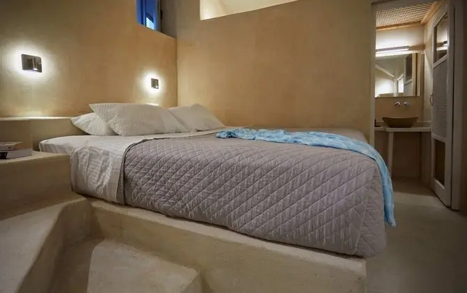 Deluxe Cellar with Outdoor Hot Tub