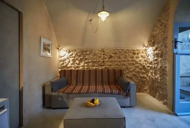 Deluxe Cellar with Outdoor Hot Tub