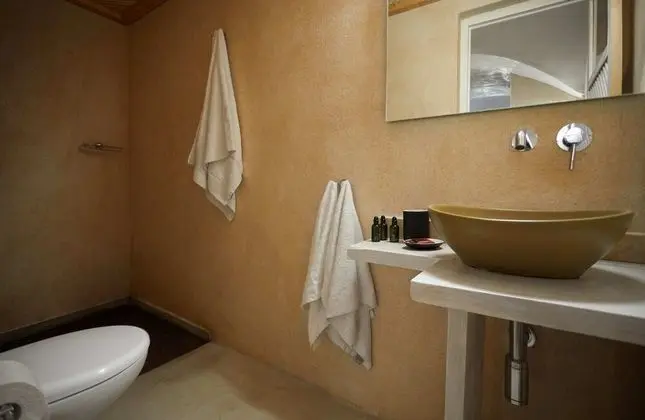 Deluxe Cellar with Outdoor Hot Tub