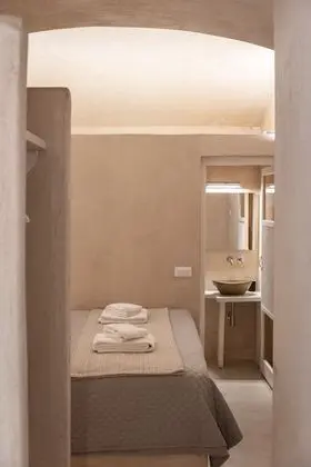Deluxe Cellar with Outdoor Hot Tub