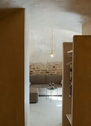 Deluxe Cellar with Outdoor Hot Tub