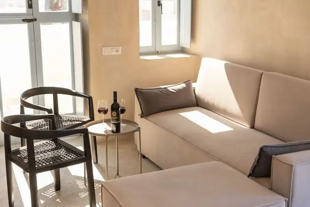 Premier Cellar with Outdoor Hot Tub