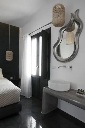 Elegant Suite with outdoor heated private Jacuzzi