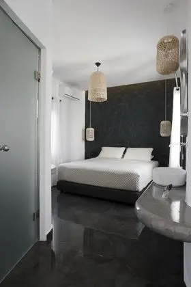 Elegant Suite with outdoor heated private Jacuzzi