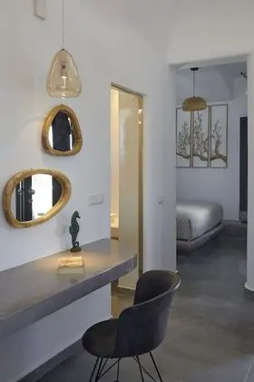 Elegant Suite with outdoor heated private Jacuzzi