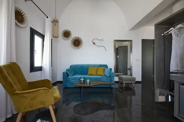 Elegant Suite with outdoor heated private Jacuzzi