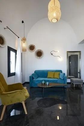 Elegant Suite with outdoor heated private Jacuzzi