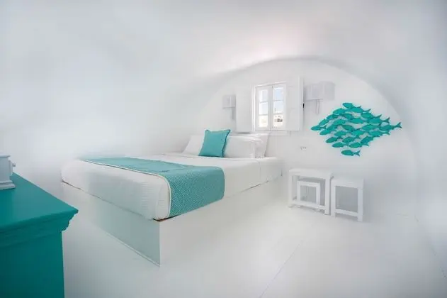 EMERALD: 3 Bedroom Villa Sunset & Sea View with Private Pool & Hot Tub