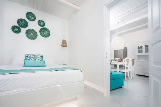 EMERALD: 3 Bedroom Villa Sunset & Sea View with Private Pool & Hot Tub