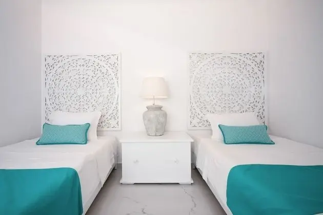EMERALD: 3 Bedroom Villa Sunset & Sea View with Private Pool & Hot Tub