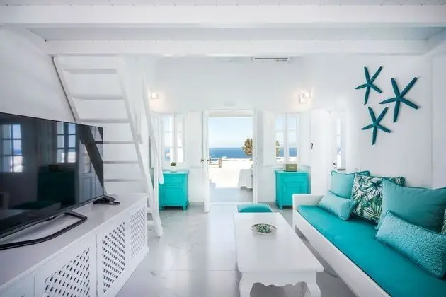 EMERALD: 3 Bedroom Villa Sunset & Sea View with Private Pool & Hot Tub