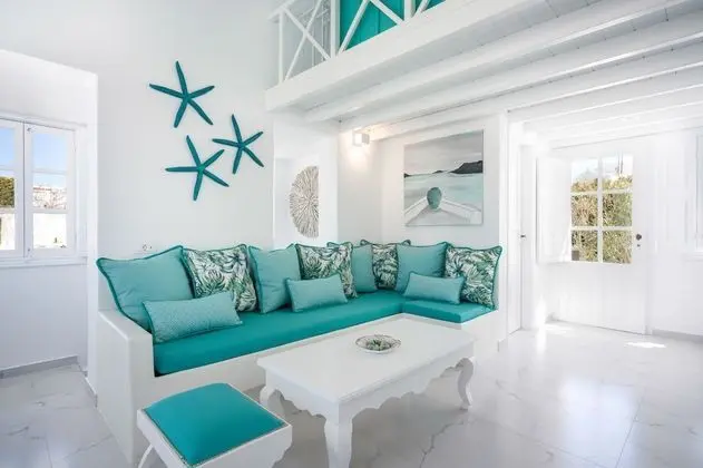 EMERALD: 3 Bedroom Villa Sunset & Sea View with Private Pool & Hot Tub