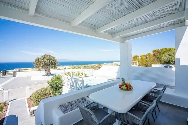 EMERALD: 3 Bedroom Villa Sunset & Sea View with Private Pool & Hot Tub