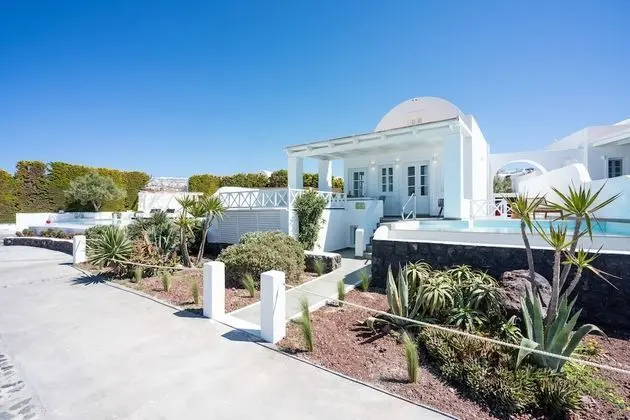 EMERALD: 3 Bedroom Villa Sunset & Sea View with Private Pool & Hot Tub