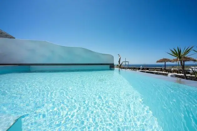 EMERALD: 3 Bedroom Villa Sunset & Sea View with Private Pool & Hot Tub