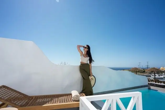 EMERALD: 3 Bedroom Villa Sunset & Sea View with Private Pool & Hot Tub