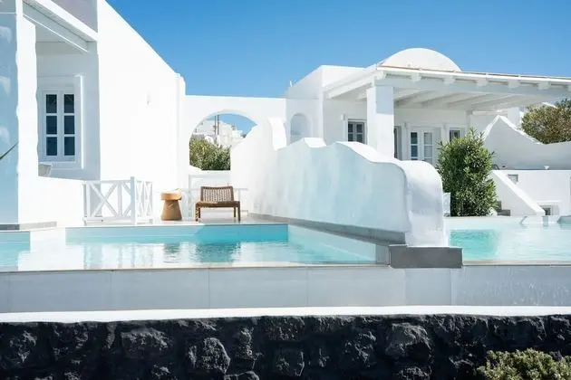 EMERALD: 3 Bedroom Villa Sunset & Sea View with Private Pool & Hot Tub