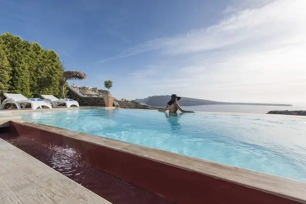 SWINGING SUNSET: 3 Bedroom Villa Sunset & Sea View with Private Infinity Pool & Hot Tub