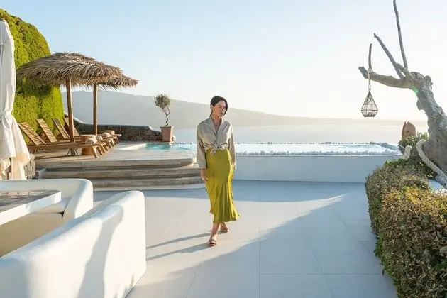 SWINGING SUNSET: 3 Bedroom Villa Sunset & Sea View with Private Infinity Pool & Hot Tub