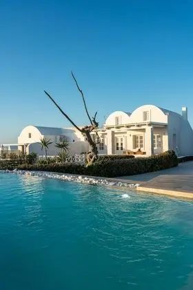 SWINGING SUNSET: 3 Bedroom Villa Sunset & Sea View with Private Infinity Pool & Hot Tub