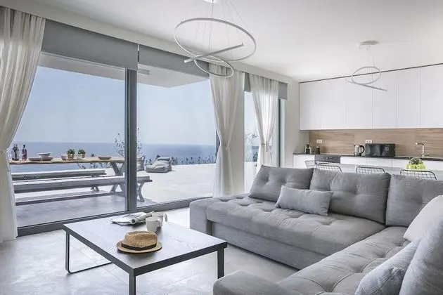 Deluxe Villa (Oikos B)