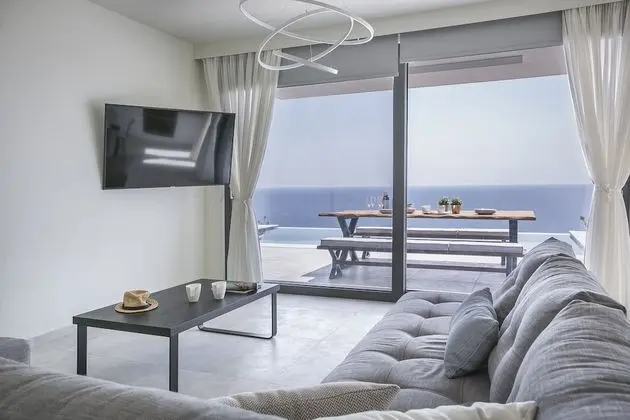 Deluxe Villa (Oikos B)