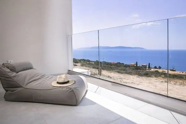 Deluxe Villa (Oikos B)